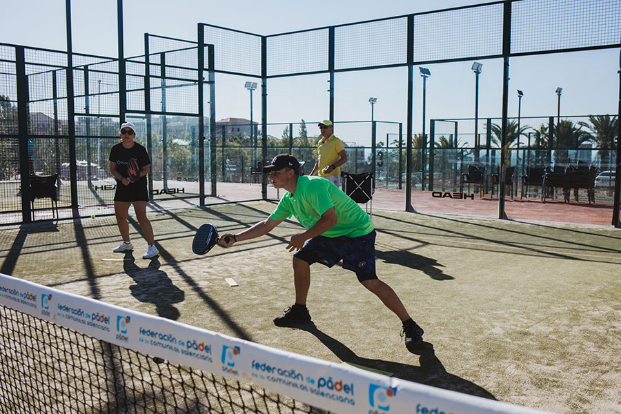 Why is it necessary to train in padel?